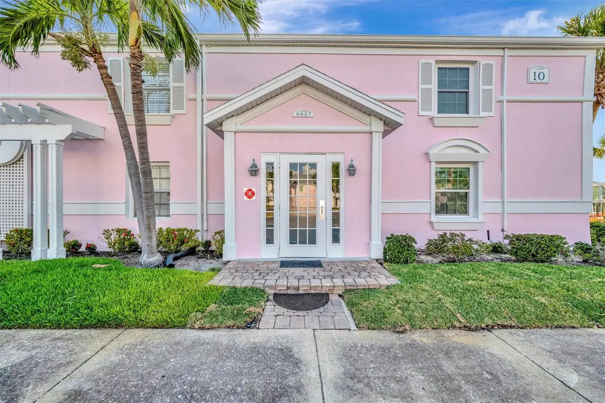 4827 Coquina Key Drive Se #B, Saint Petersburg, FL 33705 - Image #1