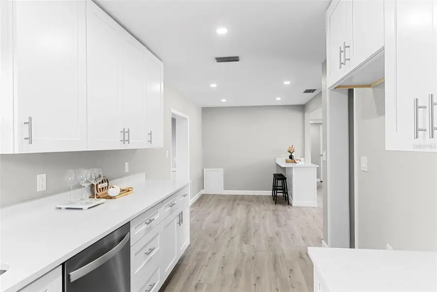 801 63rd Avenue S, Saint Petersburg, FL 33705 - Image #3