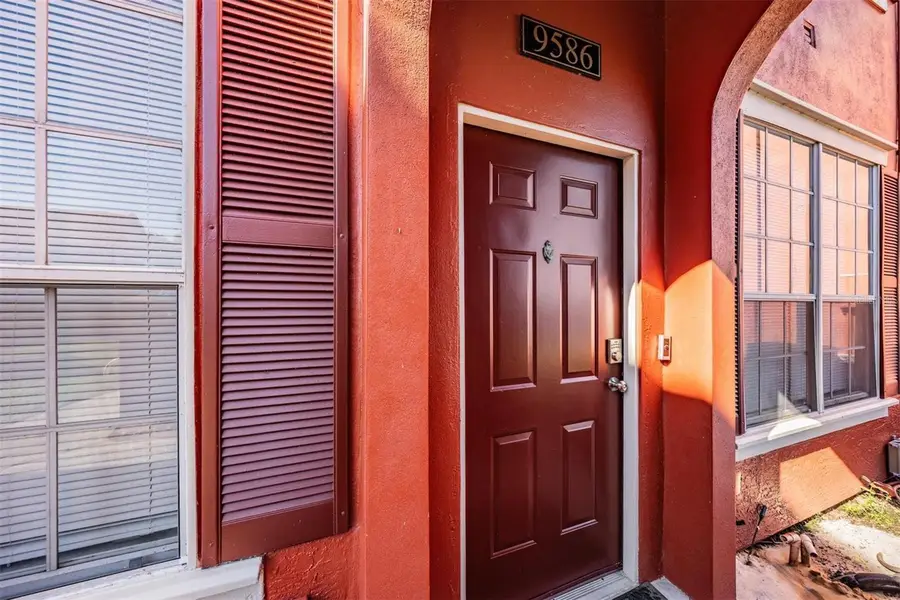 9586 Lake Chase Island Way #9586, Tampa, FL 33626 - Image #2