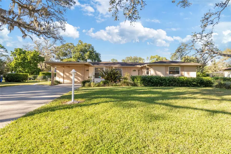 8714 W Lanway Drive, Tampa, FL 33637 - Image #2