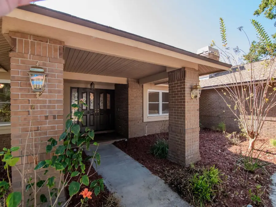 4618 Westford Circle, Tampa, FL 33618 - Image #2