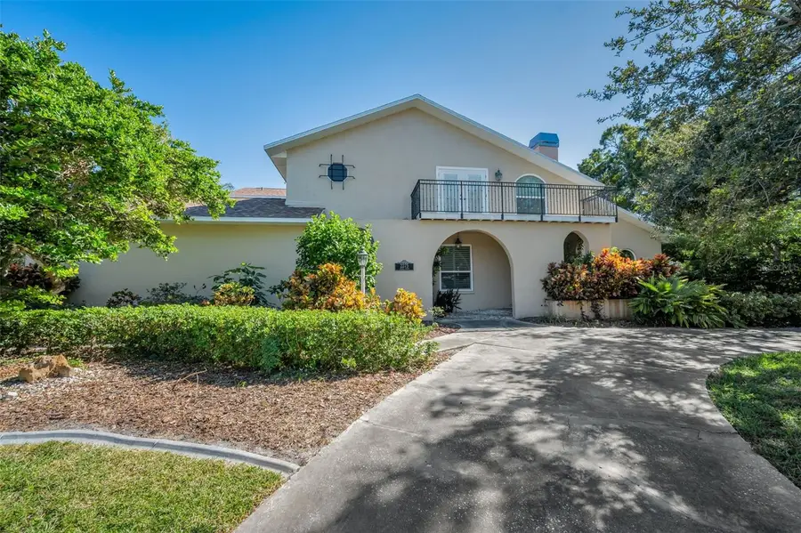 2275 Kings Point Drive, Largo, FL 33774 - Image #2