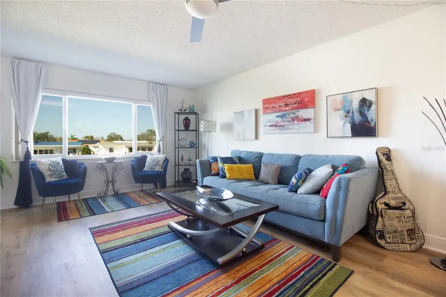 4725 Cove Circle #207, Saint Petersburg, FL 33708 - Image #3