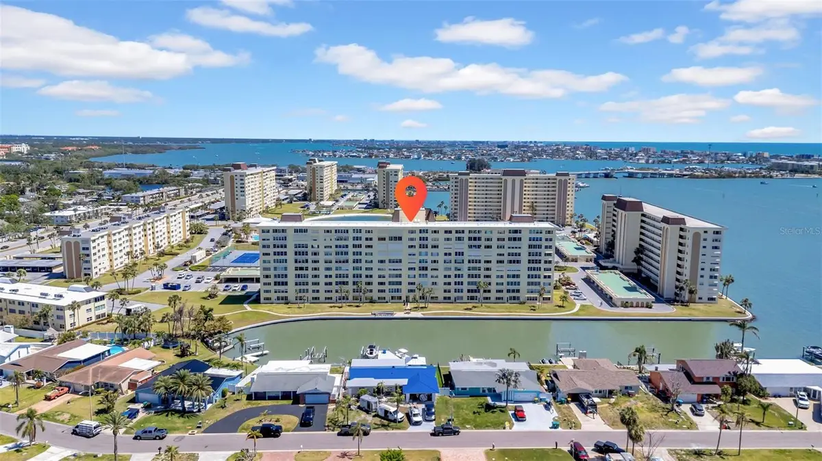 4725 Cove Circle #302, Saint Petersburg, FL 33708 - Image #1