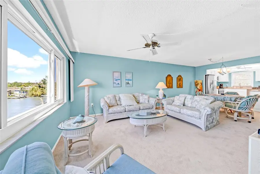 4725 Cove Circle #302, Saint Petersburg, FL 33708 - Image #2