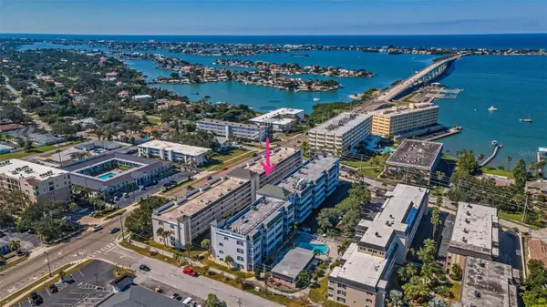 131 Bluff View Drive #308, BELLEAIR BLUFFS, FL 33770