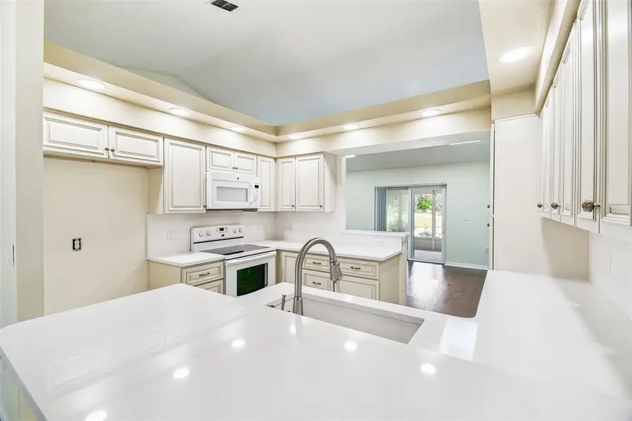 7021 Oregon Chickadee Road, Weeki Wachee, FL 34613 - Image #3