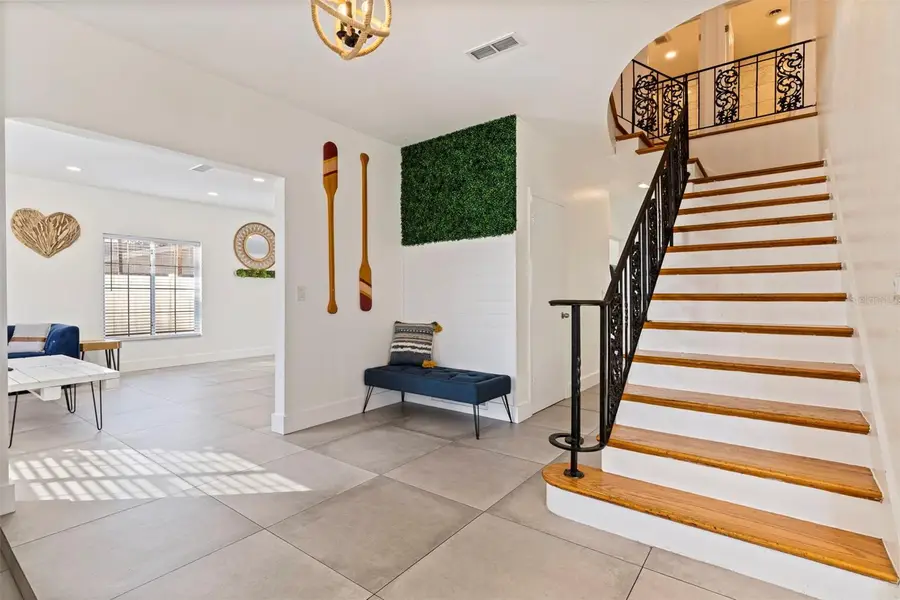 2117 13th Avenue Sw, Largo, FL 33770 - Image #2