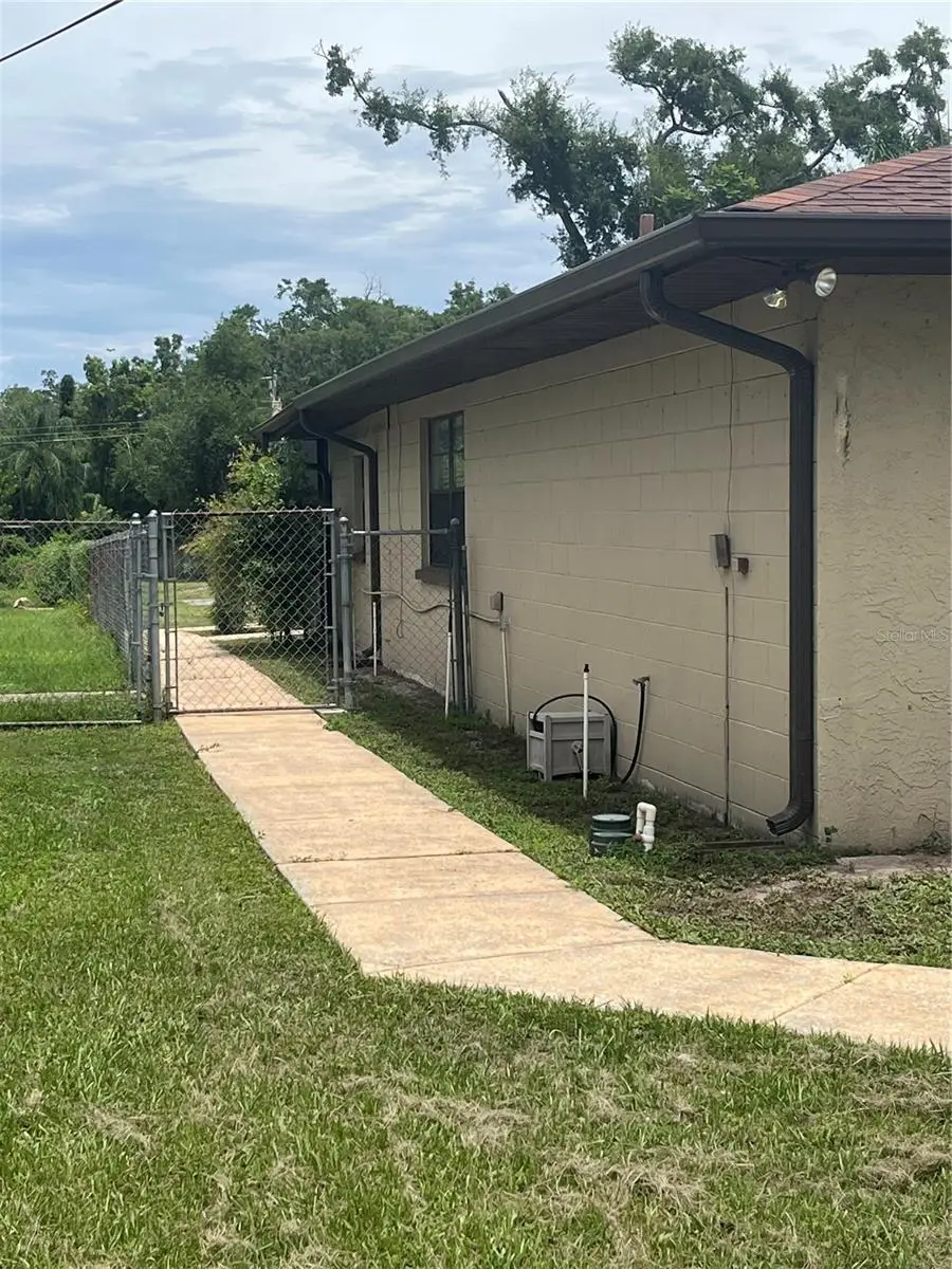 202 E 127th Avenue, Tampa, FL 33612 - Image #2