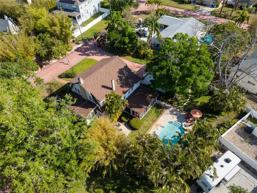 1226 Serpentine Drive S, Saint Petersburg, FL 33705 - Image #3