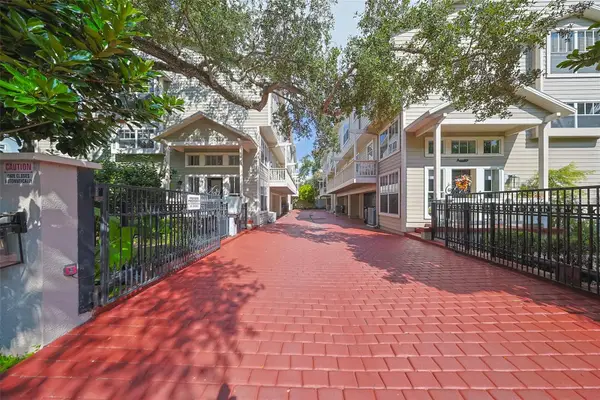 2403 W Palm Drive #2, TAMPA, FL 33629