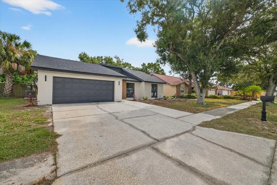 7905 Timberlane West Drive, Tampa, FL 33615 - Image #2