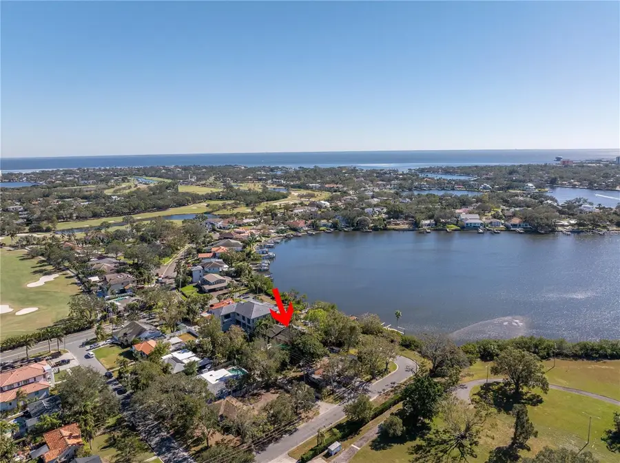 323 Coffee Pot Drive Ne, Saint Petersburg, FL 33704 - Image #2