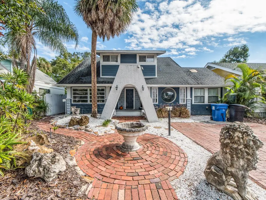 945 11th Street N, Saint Petersburg, FL 33705 - Image #2