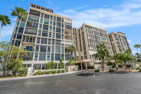 7400 Sun Island Drive S #111, SOUTH PASADENA, FL 33707