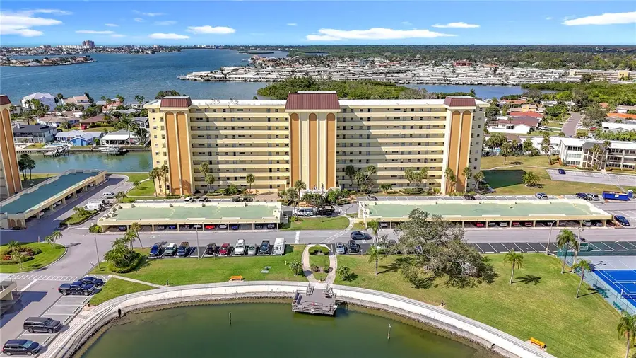 4725 Cove Circle #810, Saint Petersburg, FL 33708 - Image #3