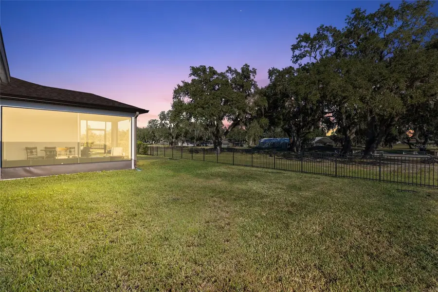 6248 Bradford Woods Dr, Zephyrhills, FL 33542 - Image #2