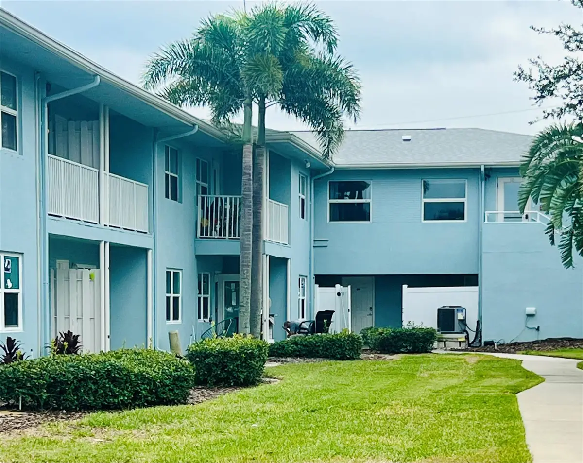 300 Venetian Drive #4, Clearwater, FL 33755 - Image #1