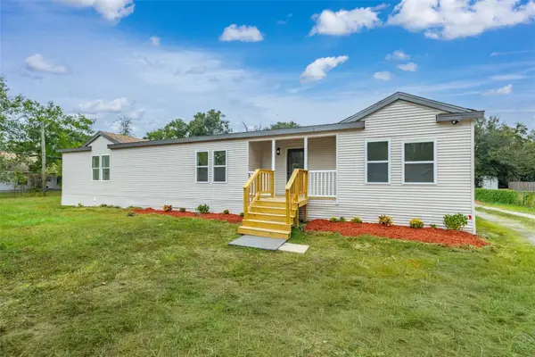 9902 Seven Roads Place, THONOTOSASSA, FL 33592