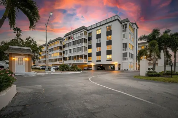 131 Bluff View Drive #203, BELLEAIR BLUFFS, FL 33770