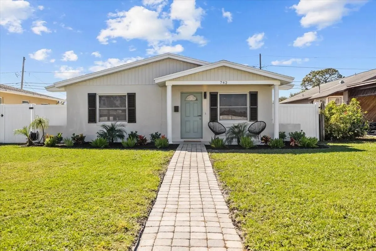 742 91st Avenue N, Saint Petersburg, FL 33702 - Image #1