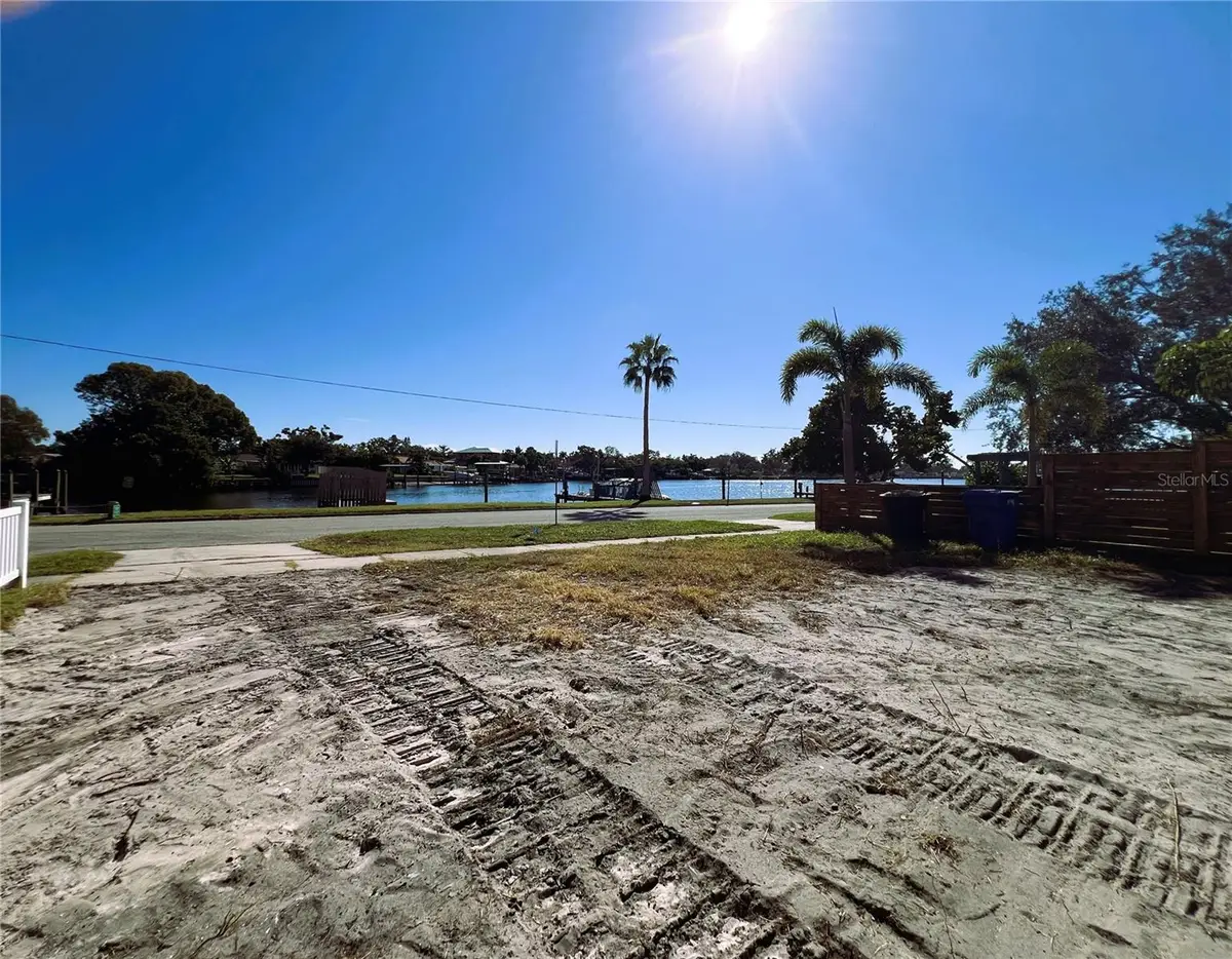 4005 Sunrise Drive S, Saint Petersburg, FL 33705 - Image #1