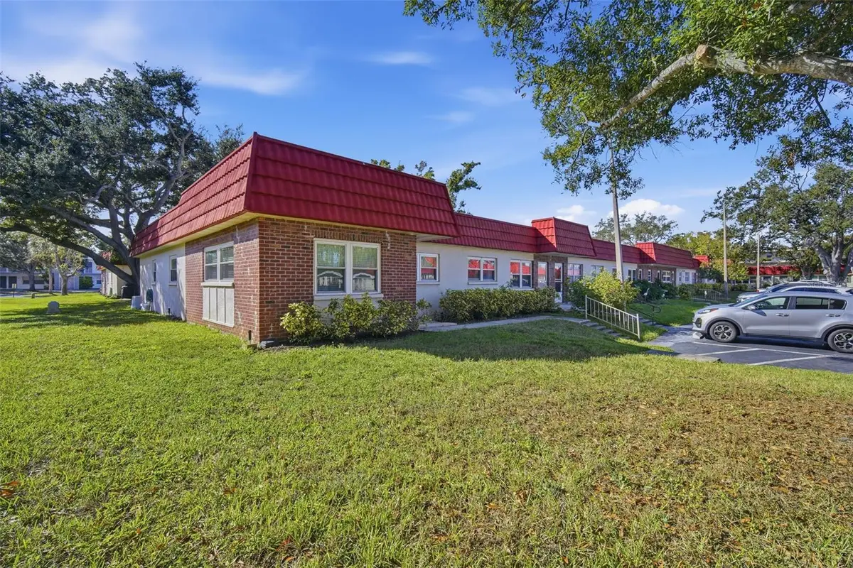 5865 37th Avenue N #19, Saint Petersburg, FL 33710 - Image #1