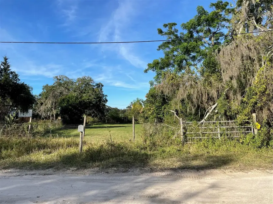 37243 Rose Avenue, Dade City, FL 33523 - Image #2