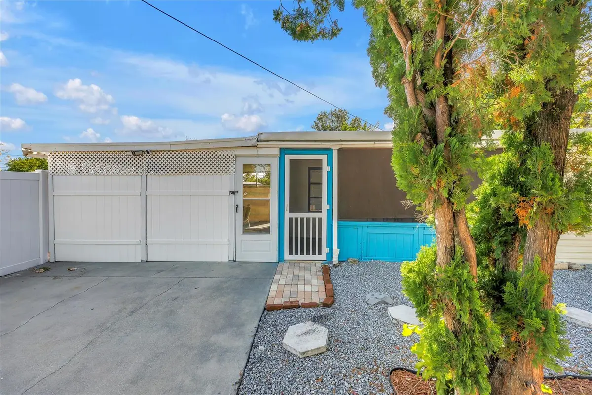 844 Brookwood Drive S, Saint Petersburg, FL 33707 - Image #1