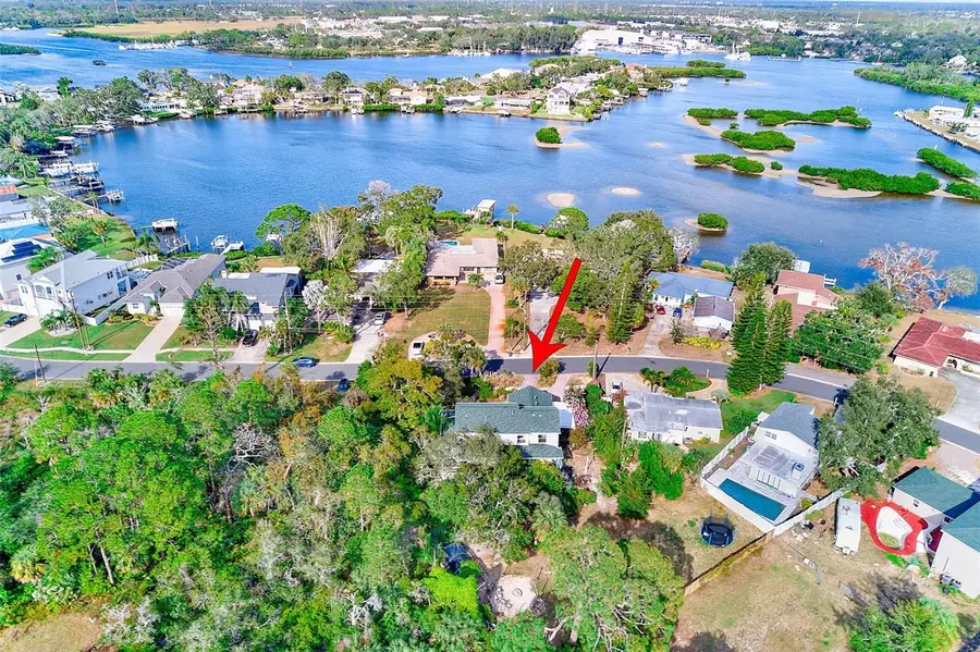 757 Bayshore Dr, Tarpon Springs, FL 34689 - Image #2