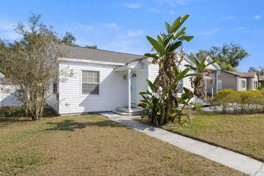 911 W Candlewood Avenue, Tampa, FL 33603 - #2