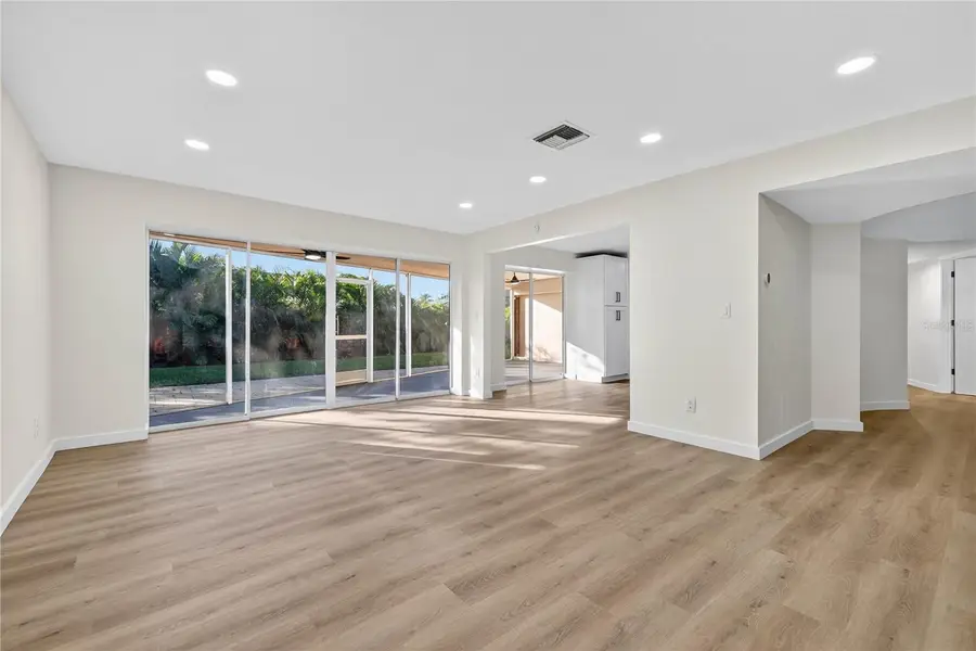 5833 25th Street S, Saint Petersburg, FL 33712 - Image #3