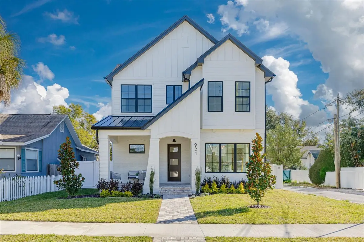 921 12th Street N, Saint Petersburg, FL 33705 - Image #1