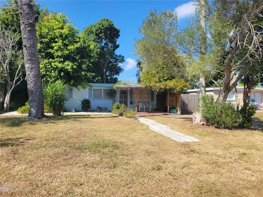 9482 Crestview Street, Seminole, FL 33772 - Image #2