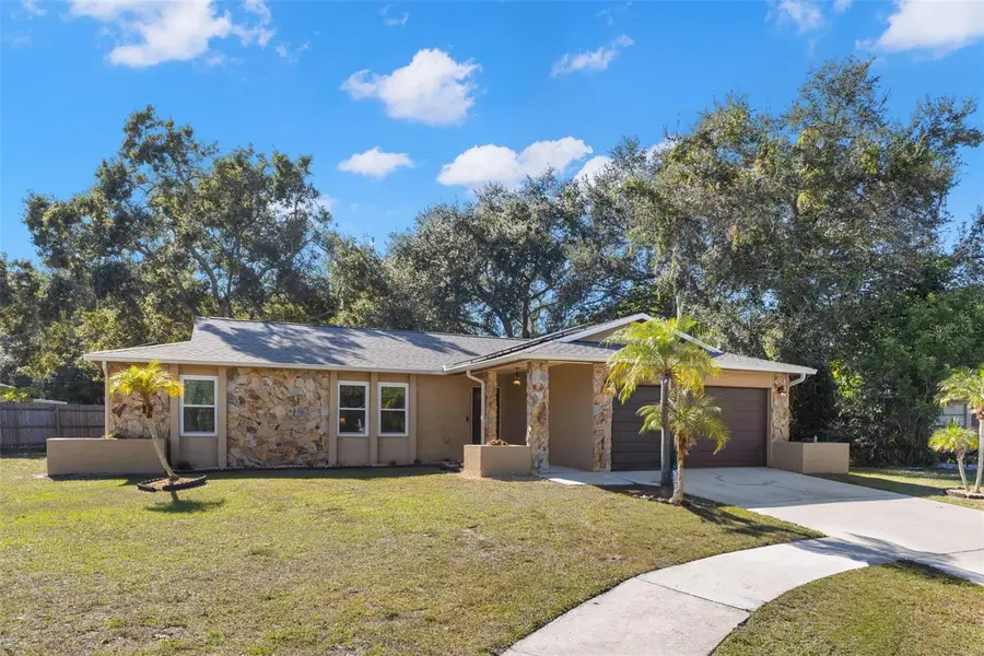 112 Meadowcross Drive, Safety Harbor, FL 34695 - Image #2