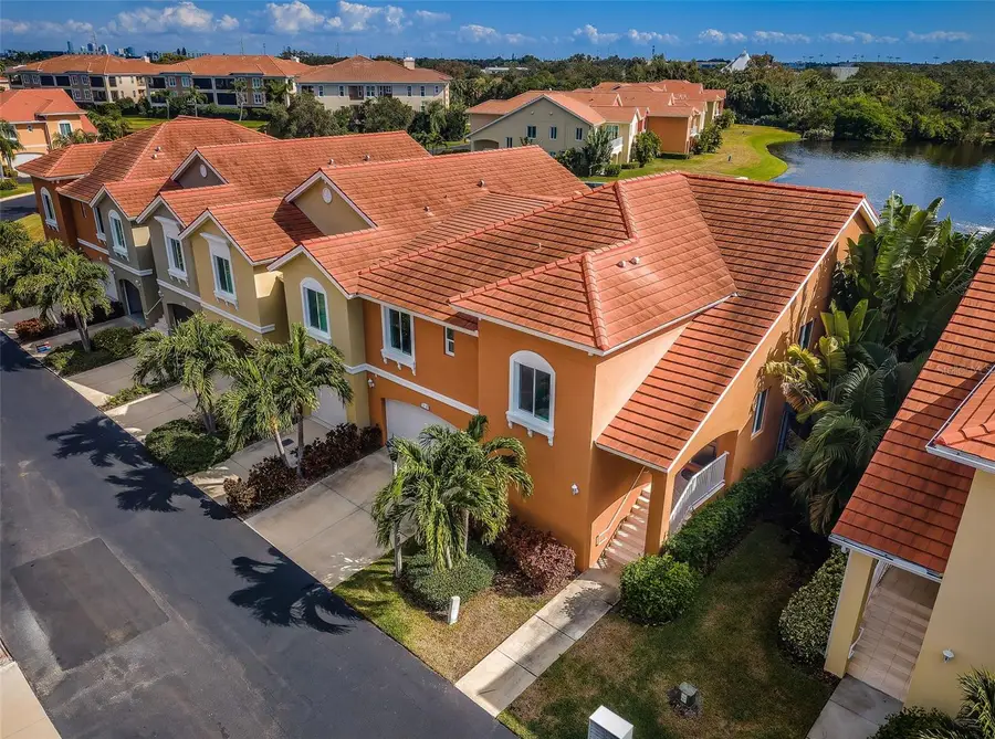 17 Franklin Court S #D, Saint Petersburg, FL 33711 - Image #2