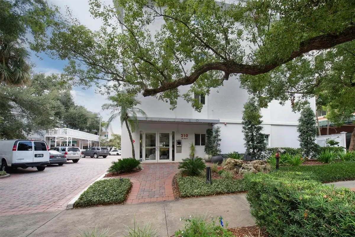 210 5th Avenue S #402, Saint Petersburg, FL 33701 - Image #1