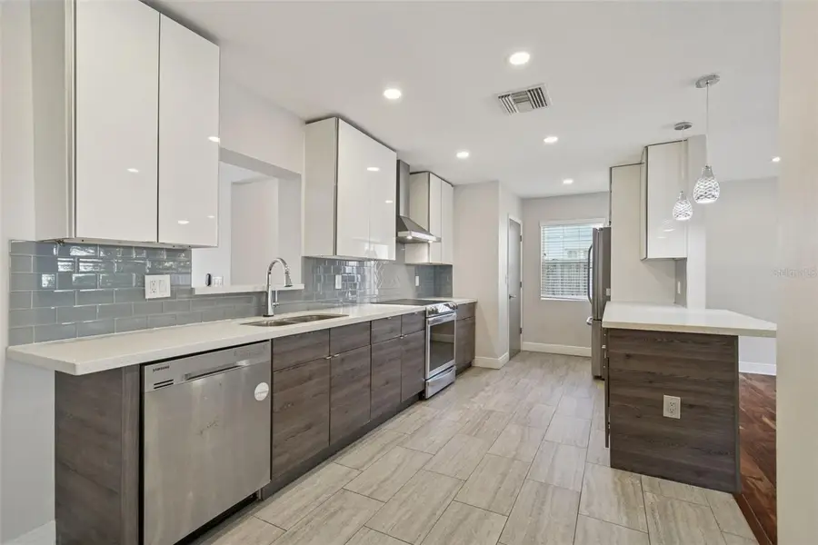 1207 E Crawford Street, Tampa, FL 33604 - Image #2