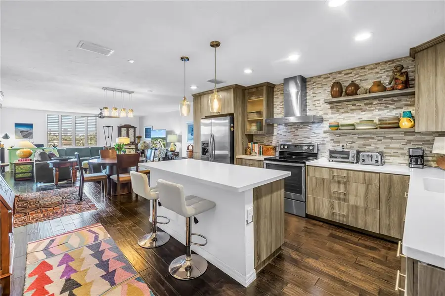 4651 1st Street Ne #402, Saint Petersburg, FL 33703 - Image #3