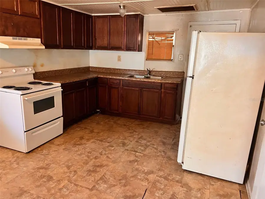 1101 N Shannon Avenue, Plant City, FL 33563 - Image #3