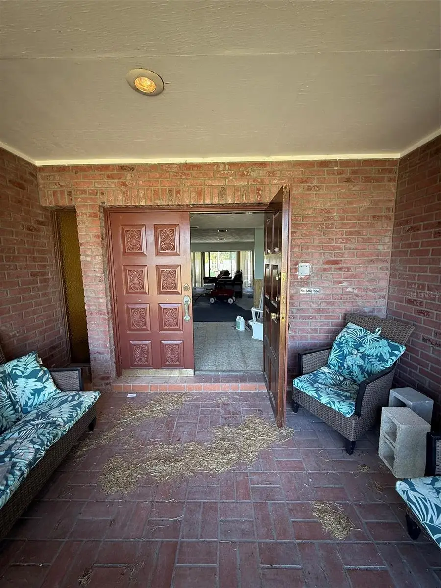 653 Bayshore Drive, Tarpon Springs, FL 34689 - Image #2