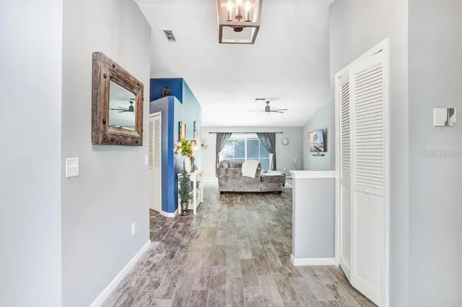 2027 Darlington Oak Drive, Seffner, FL 33584 - Image #2