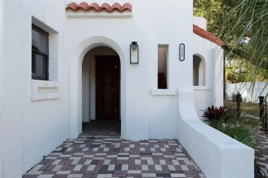 2227 29th Street S, Saint Petersburg, FL 33712 - Image #2