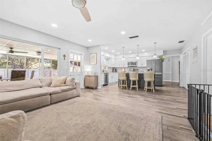 15401 Woodcastle Place, Tampa, FL 33613 - Image #3