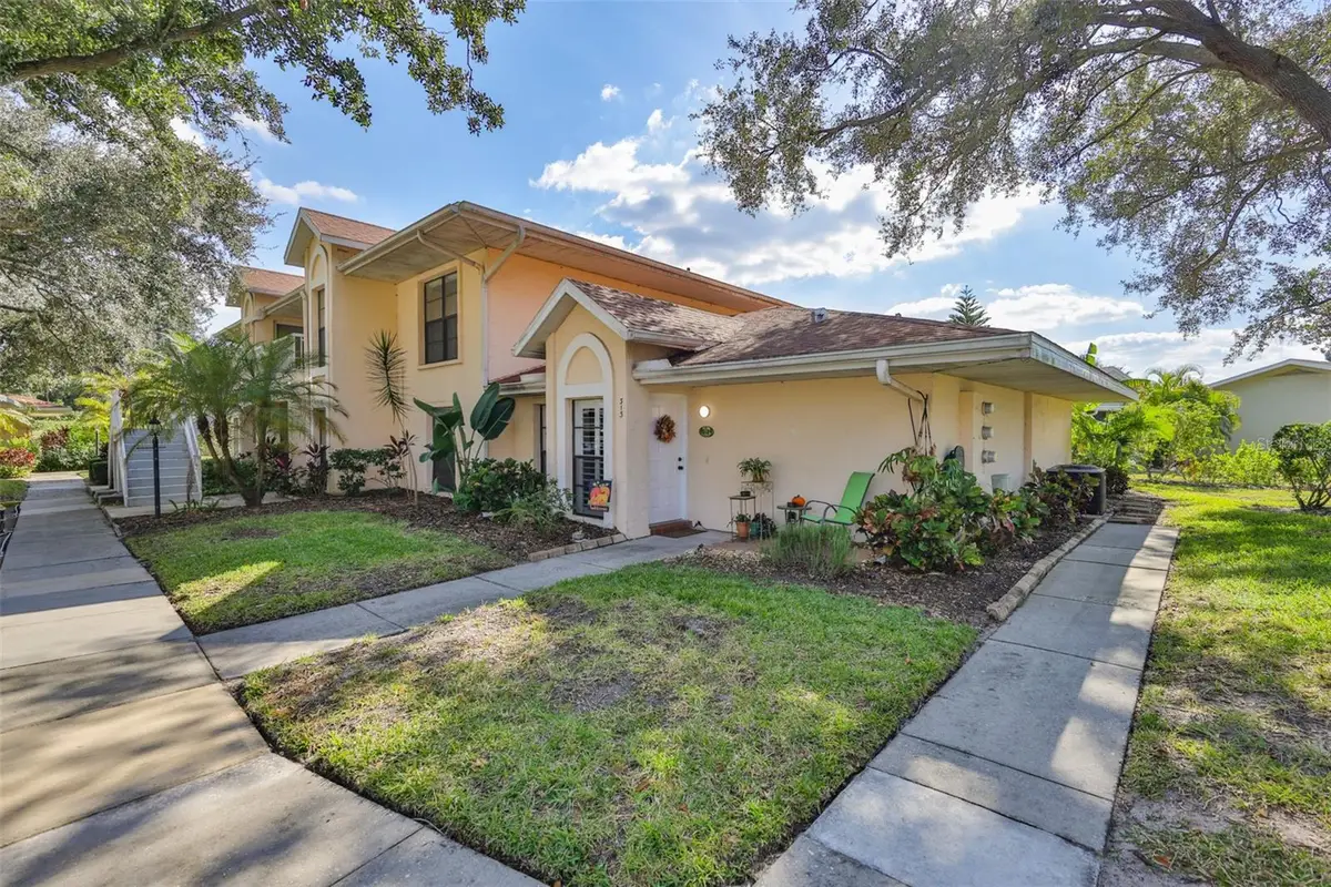 313 Knottwood Court, Sun City Center, FL 33573 - Image #1