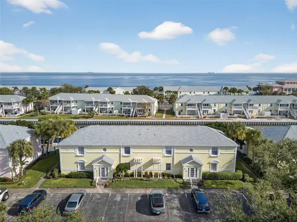 4872 Beach Drive Se #D, ST PETERSBURG, FL 33705