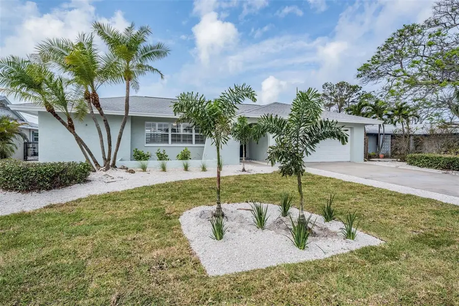 7092 S Shore Drive, Saint Petersburg, FL 33707 - Image #3