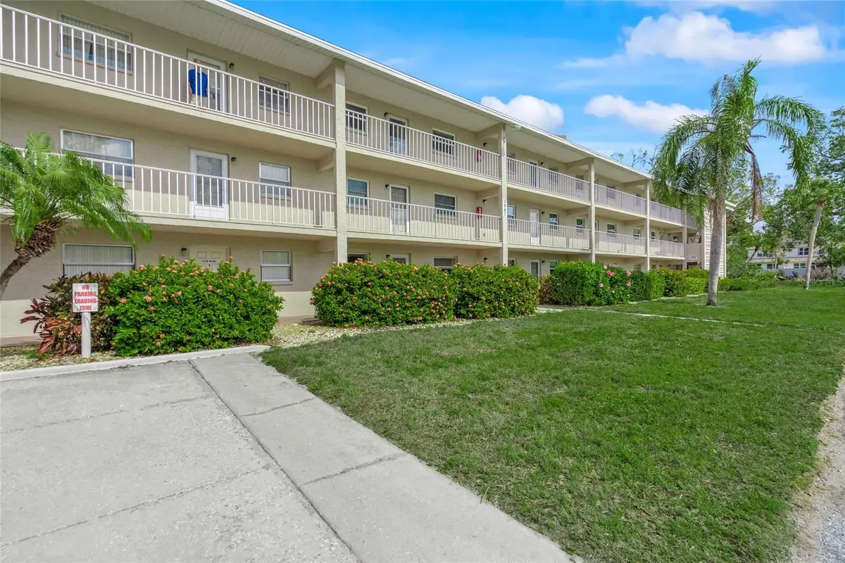 3987 Maceachen Blvd #133, Sarasota, FL 34233 - Image #1