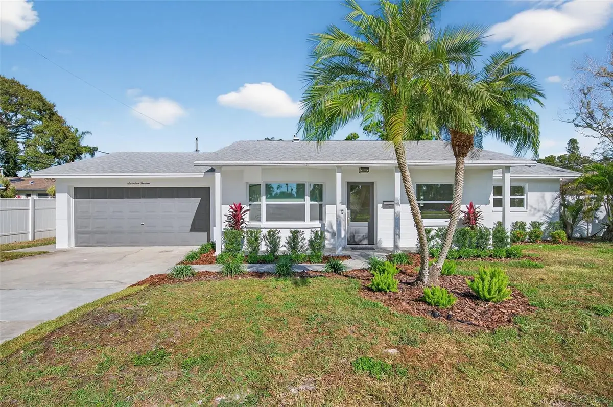 1713 Connecticut Avenue Ne, Saint Petersburg, FL 33703 - Image #1