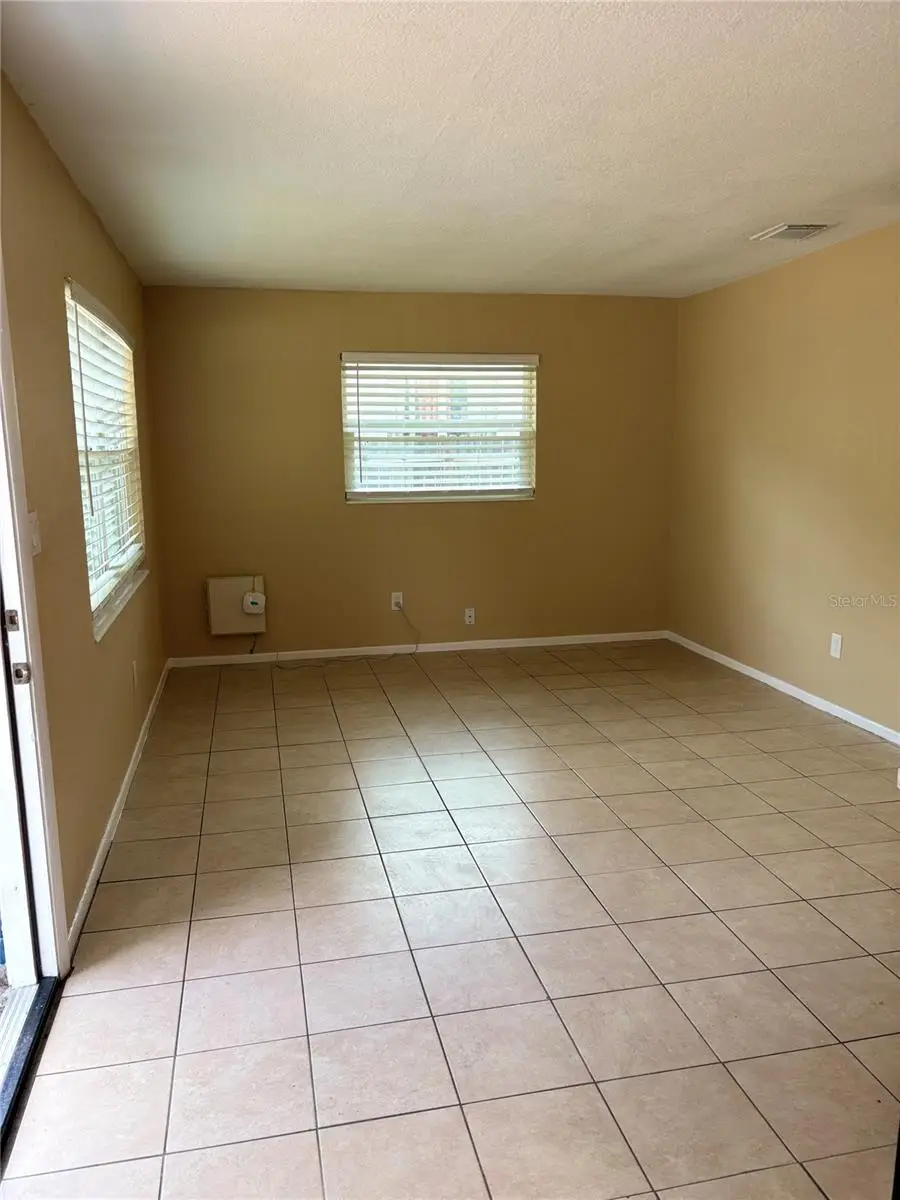 1427 15th Street S, Saint Petersburg, FL 33705 - Image #2